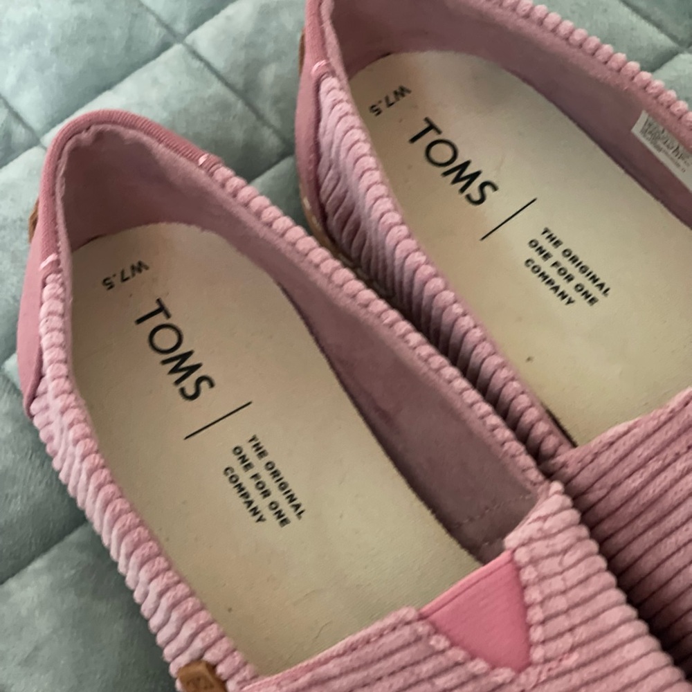 TOMS Women's Pink Corduroy Slip-On Flats ~ Size 7.5 - Picture 8 of 9